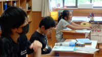 9353